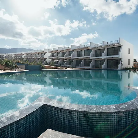 Pearl Island Homes מלון